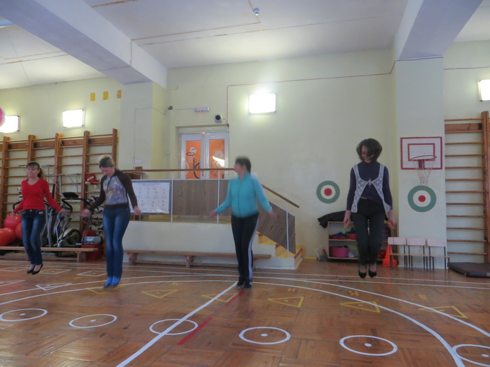 http://www.berezka332.ru/image/stranichka-instruktora-fizkultury/konsultatsii-dlya-roditeley/mama-poigray-so-mnoy/img-0453.jpg