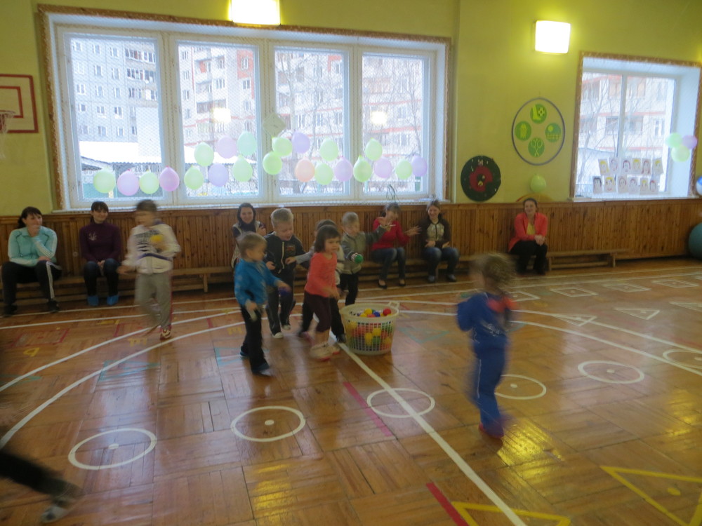 http://www.berezka332.ru/image/stranichka-instruktora-fizkultury/konsultatsii-dlya-roditeley/mama-poigray-so-mnoy/img-0458.jpg