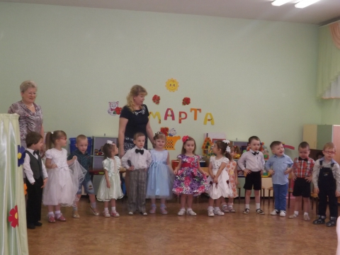 Поздравляем наших мам!